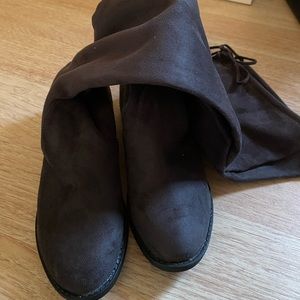 Suede boots